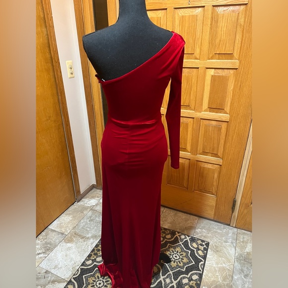 Windsor Dress 🔥 - Picture 2 of 2